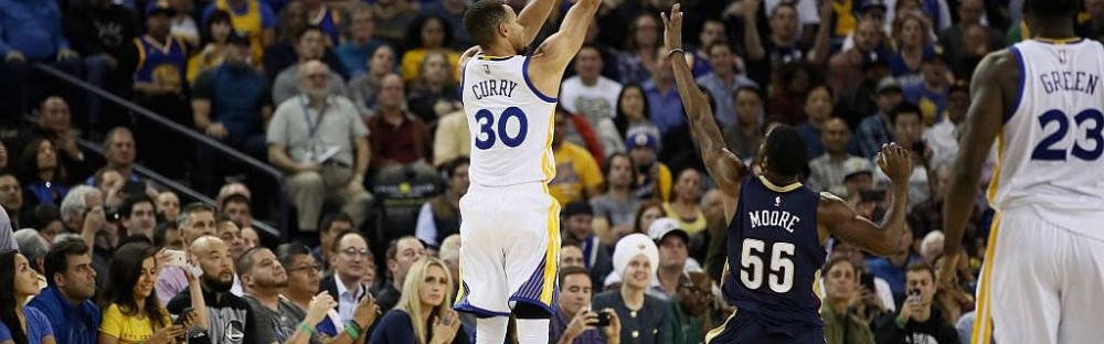  库里三分绝杀雷霆迎五连胜  