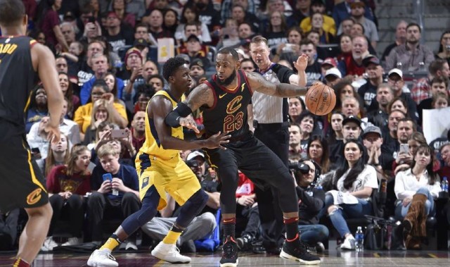  步行者绝杀尼克斯保留季后赛希望  