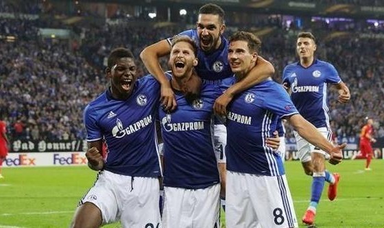  沙尔克04历史性降级引发球迷抗议潮  