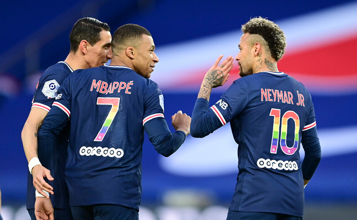  巴黎圣日耳曼续约梅西，年薪创联赛新高  